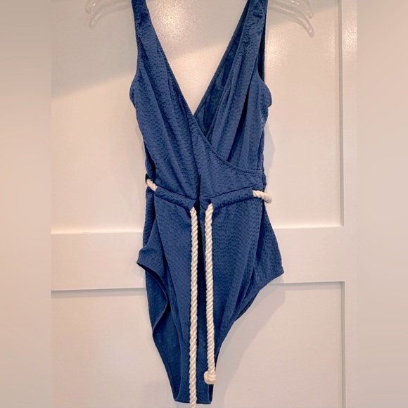 Lisa Marie Fernandez Swim Navy Yasmin Rope Belted Seersucker 4 fits sizes 8-12 - Picture 4 of 16